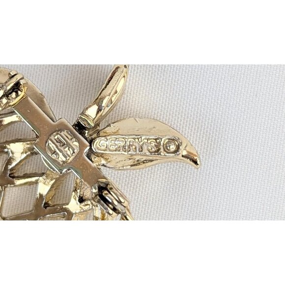 Vintage Gerry’s Gold Tone Apple Brooch Pin Open Latticework Fruit Jewelry - Picture 6 of 6